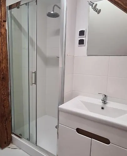 Проживание в семье Marka Goscinne *